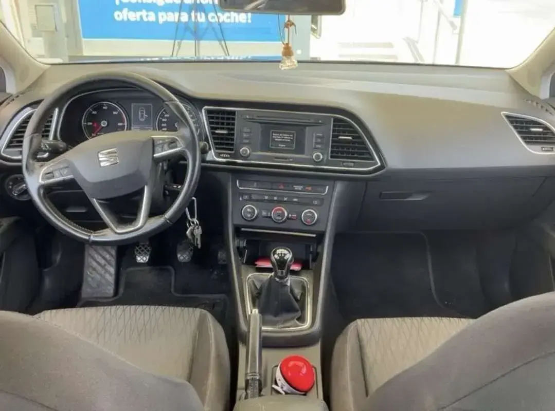 Usado Seat Leon Style 105 CV (77 kW) 2014 Gris Utilitario