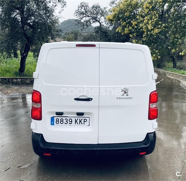 Usado Peugeot Traveller Business-Line 115 CV (84 kW) 2018 Blanco Monovolumen