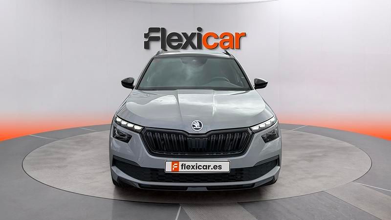 Usado Skoda Kamiq Active 95 CV (69 kW) 2021 Gris SUV