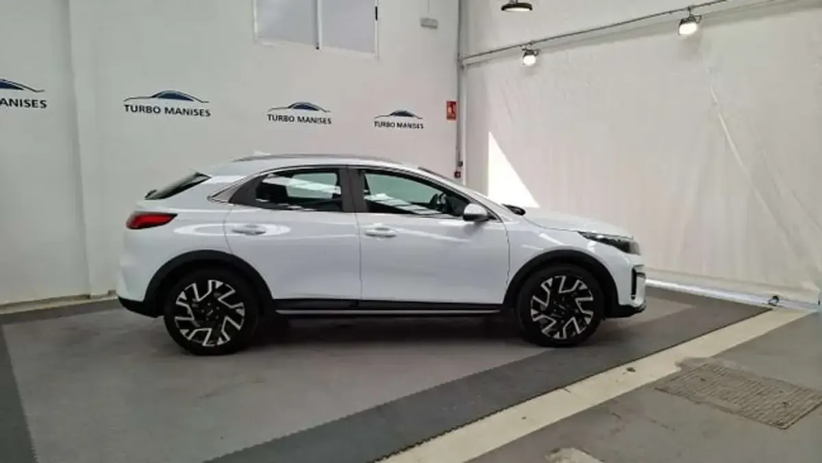 Usado Kia XCeed 101 CV (74 kW) 2025 Blanco SUV