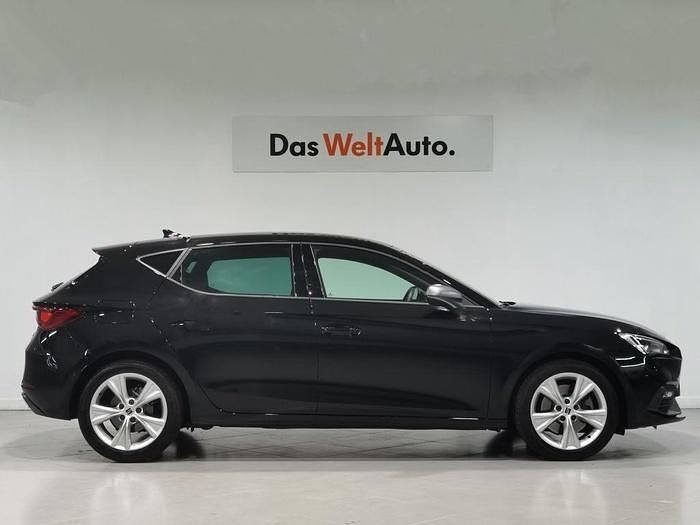 Usado Seat Leon FR 204 CV (150 kW) 2025 Negro Berlina