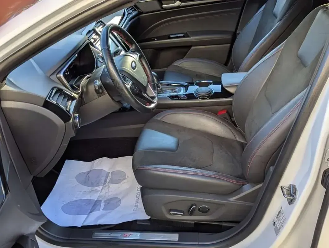 Usado Ford Mondeo ST-Line 186 CV (136 kW) 2021 Blanco Familiar