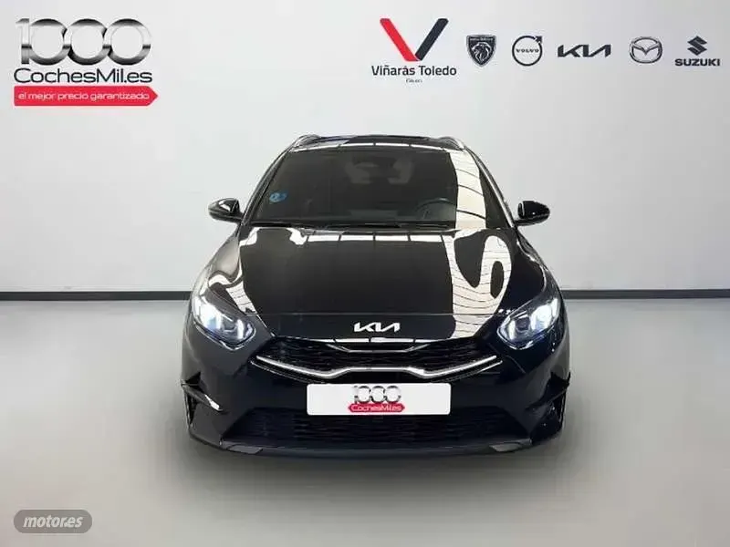Usado Kia Ceed Sportswagon Style 100 CV (73 kW) 2025 Negro Familiar