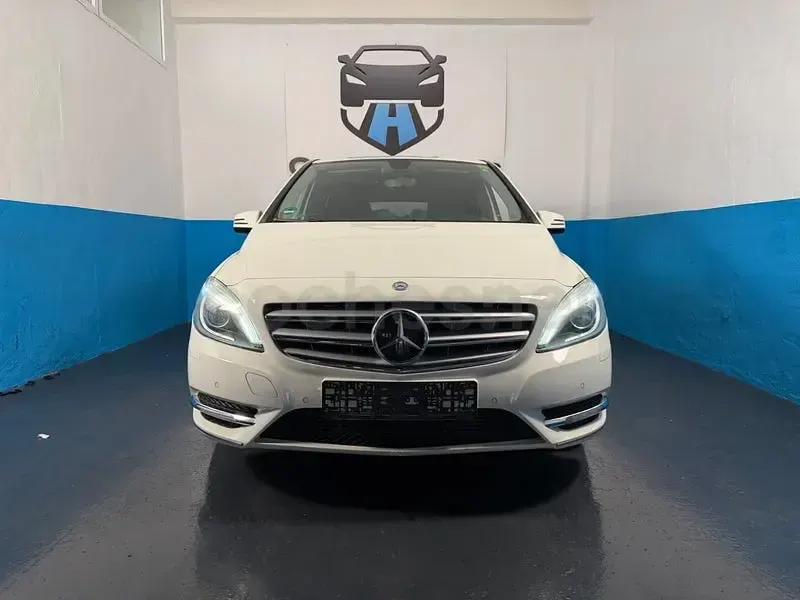 Usado Mercedes B180 122 CV (89 kW) 2013 Blanco Utilitario