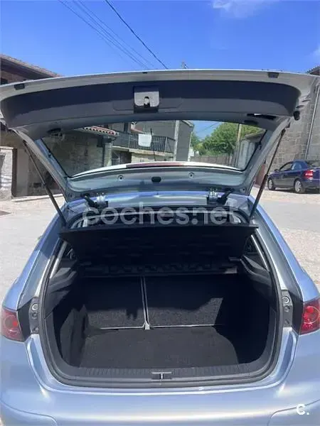 Usado Seat Ibiza Sport 64 CV (47 kW) 2004 Azul Utilitario