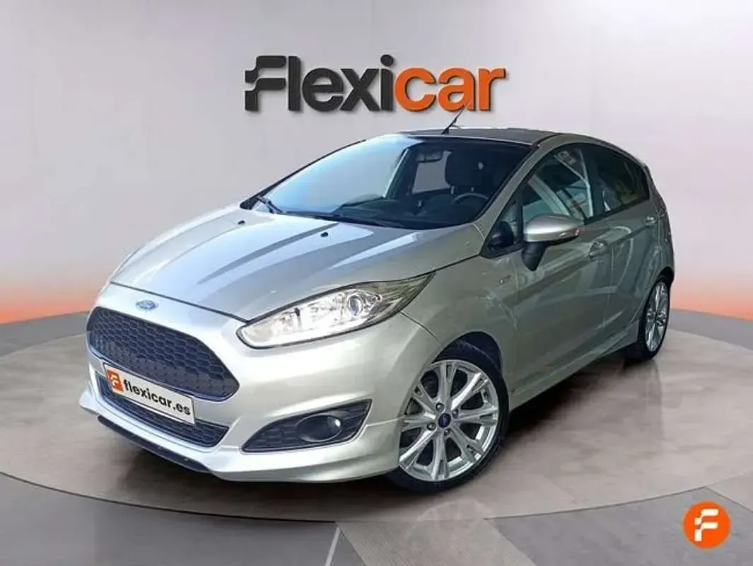 Usado Ford Fiesta ST-Line 101 CV (74 kW) 2017 Gris Utilitario