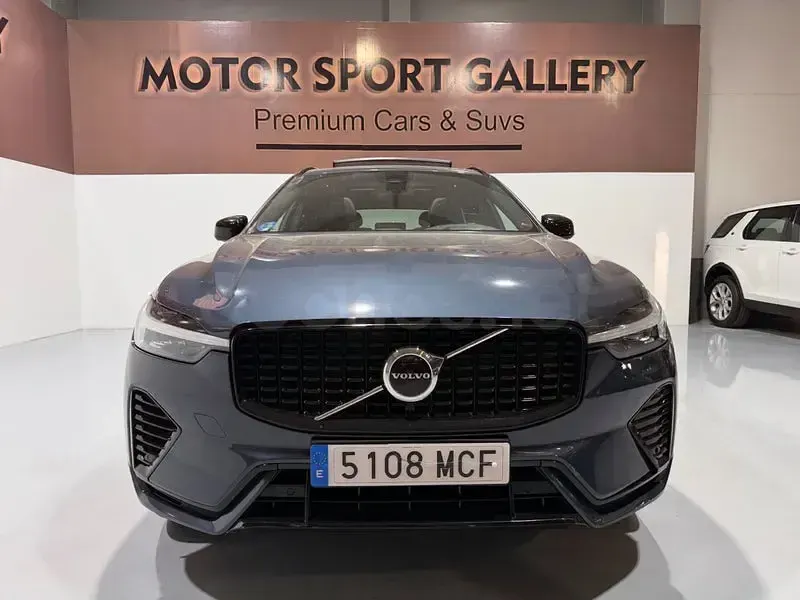 Usado Volvo XC60 Plus 350 CV (257 kW) 2022 Azul SUV