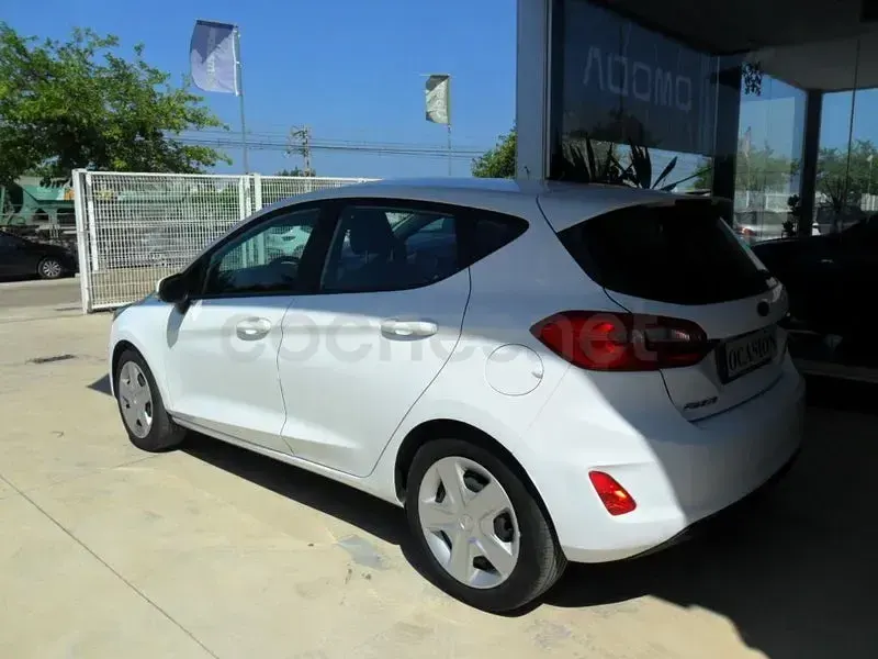 Usado Ford Fiesta Trend 75 CV (55 kW) 2020 Blanco Utilitario