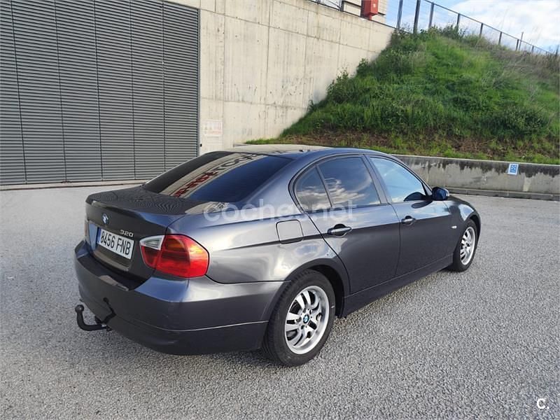 Usado BMW 320 163 CV (119 kW) 2007 Gris / plata Berlina