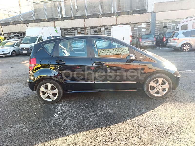 Negro Usado 2005 Mercedes A200 Avantgarde Monovolumen | 4600 € (Super precio) - Imagen 1/4