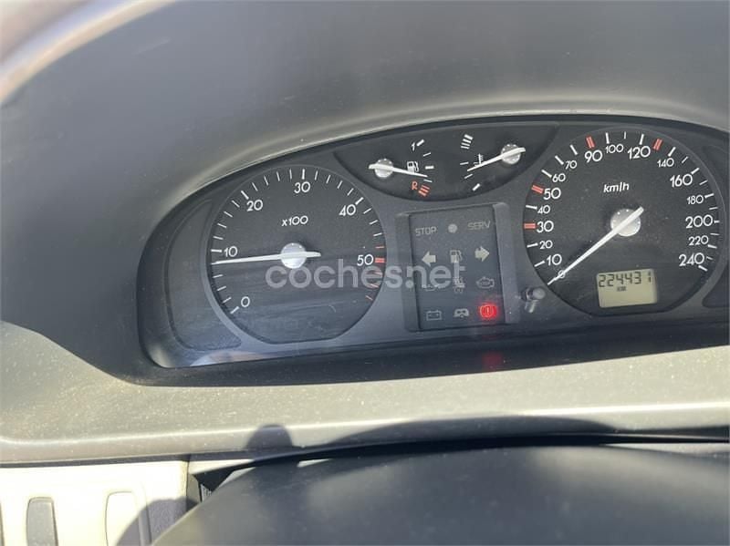 Blanco Usado 2002 Renault Laguna II Expression Berlina | 2500 € (Un poco caro) - Imagen 1/1