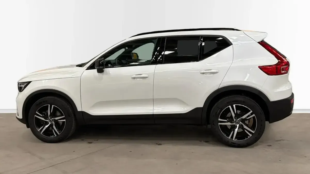 Usado Volvo XC40 Plus 163 CV (119 kW) 2025 Blanco SUV
