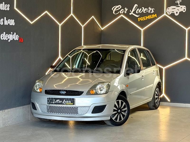 Gris / plata Usado 2007 Ford Fiesta Ambiente Berlina | 4500 € (Precio justo) - Imagen 1/4