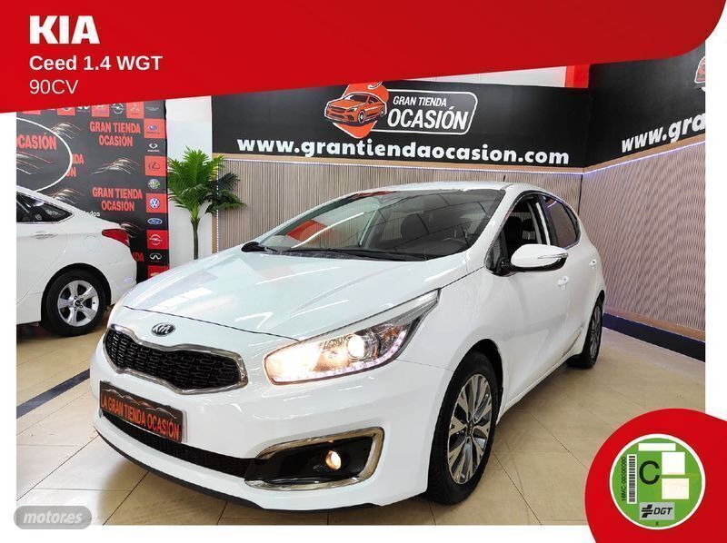 Blanco Usado 2016 Kia Ceed GT Berlina | 8480 € (Precio justo) - Imagen 1/4