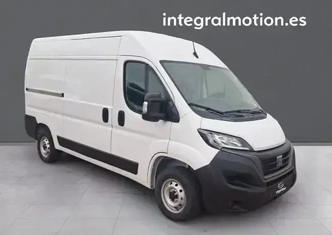 Usado Fiat Ducato 140 CV (102 kW) 2023 Blanco Van