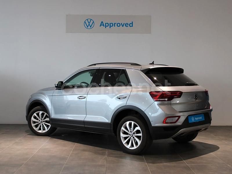 Usado VW T-Roc Life 150 CV (110 kW) 2024 Gris / plata SUV
