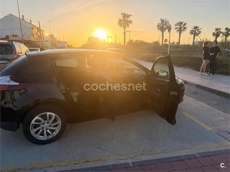 Usado Renault Mégane III GT 115 CV (84 kW) 2015 Negro Berlina
