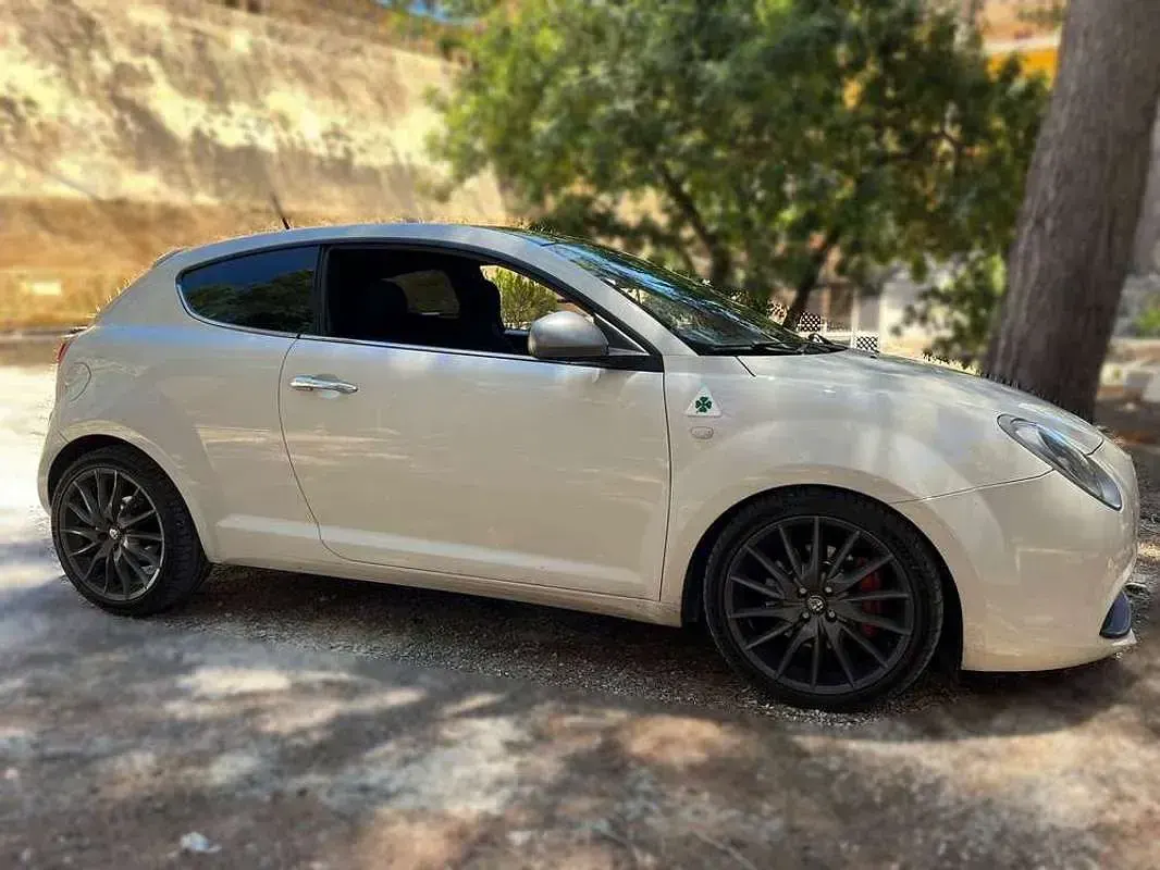 Usado Alfa Romeo MiTo Quadrifoglio Verde 170 CV (125 kW) 2010 Blanco Utilitario