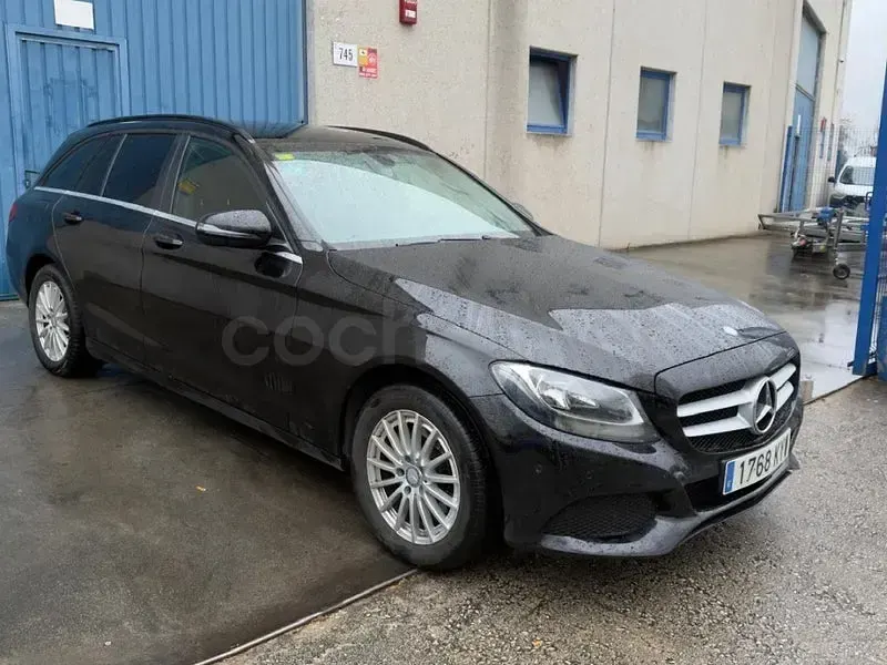 Usado Mercedes C220 170 CV (125 kW) 2016 Negro Familiar