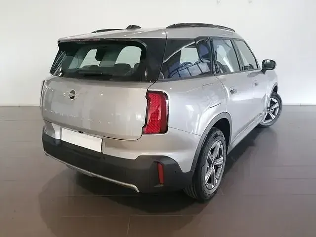 Usado Mini Countryman Essential 170 CV (125 kW) 2024 Gris SUV