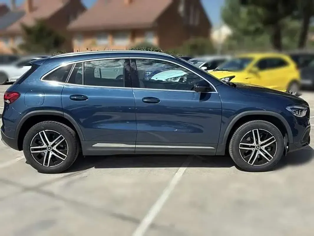 Usado Mercedes GLA250 AMG 160 CV (117 kW) 2022 Azul SUV