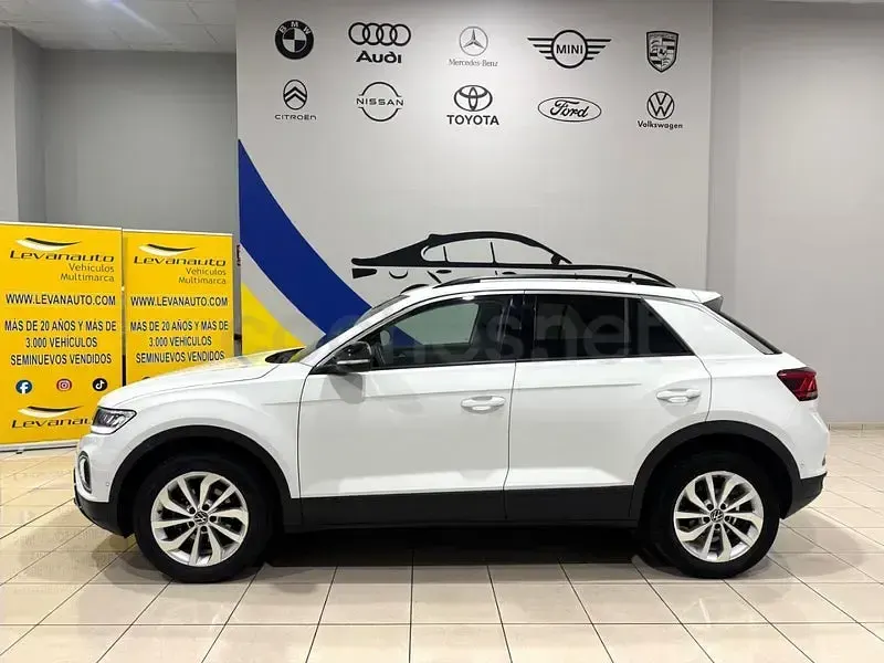 Usado VW T-Roc Life 150 CV (110 kW) 2023 Blanco SUV