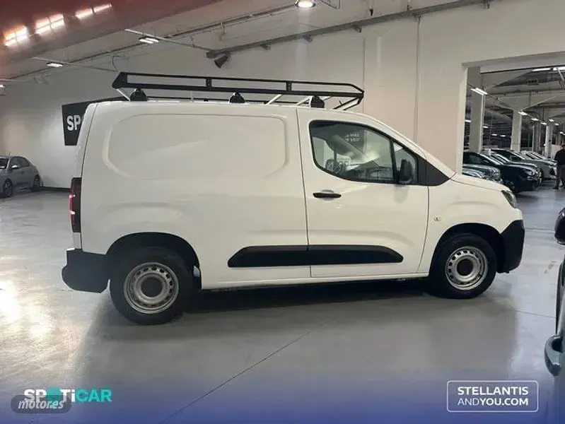 Usado Citroën Berlingo 76 CV (55 kW) 2021 Blanco Monovolumen
