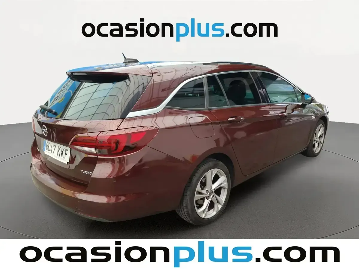 Usado Opel Astra Dynamic 150 CV (110 kW) 2018 Rojo Familiar