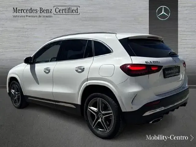 Usado Mercedes GLA250 218 CV (160 kW) 2025 Blanco polar SUV