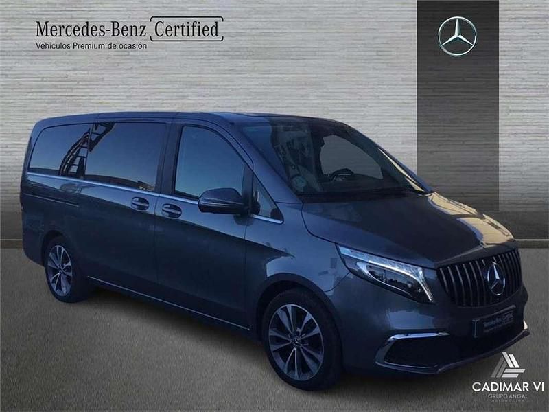 Usado Mercedes V220 Avantgarde 163 CV (119 kW) 2022 Gris Monovolumen