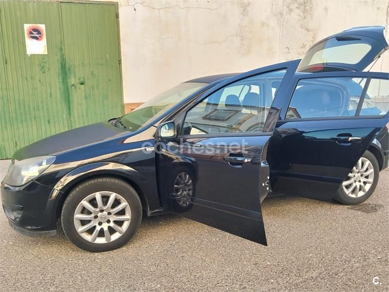 Negro Usado 2006 Opel Astra Enjoy Berlina | 2800 € (Precio justo) - Imagen 1/4