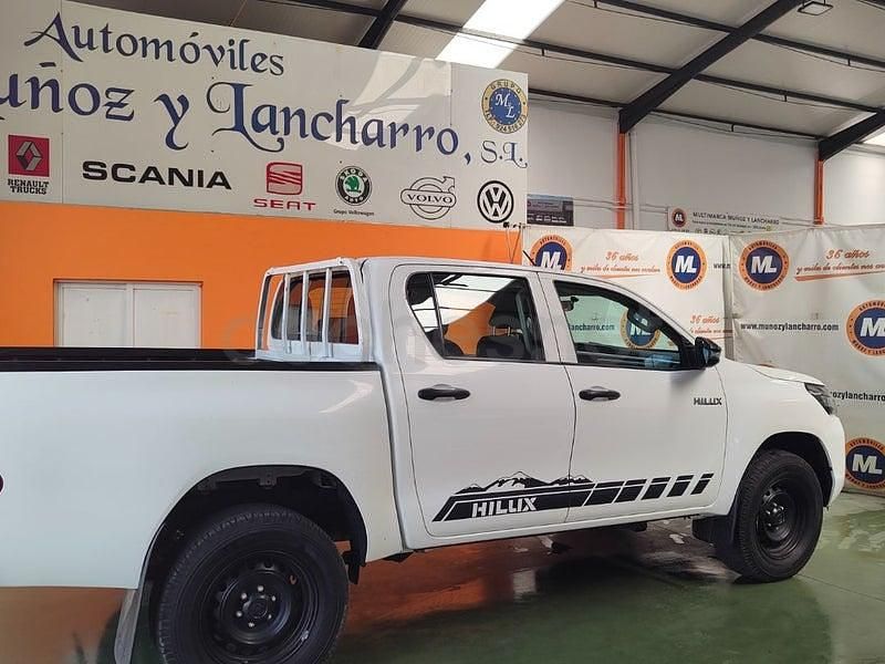 Usado Toyota HiLux 150 CV (110 kW) 2021 Verde Pickup/Camioneta