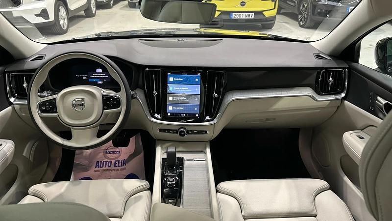 Ny Volvo V60 Plus 197 HK (144 kW) 2025 Kombi