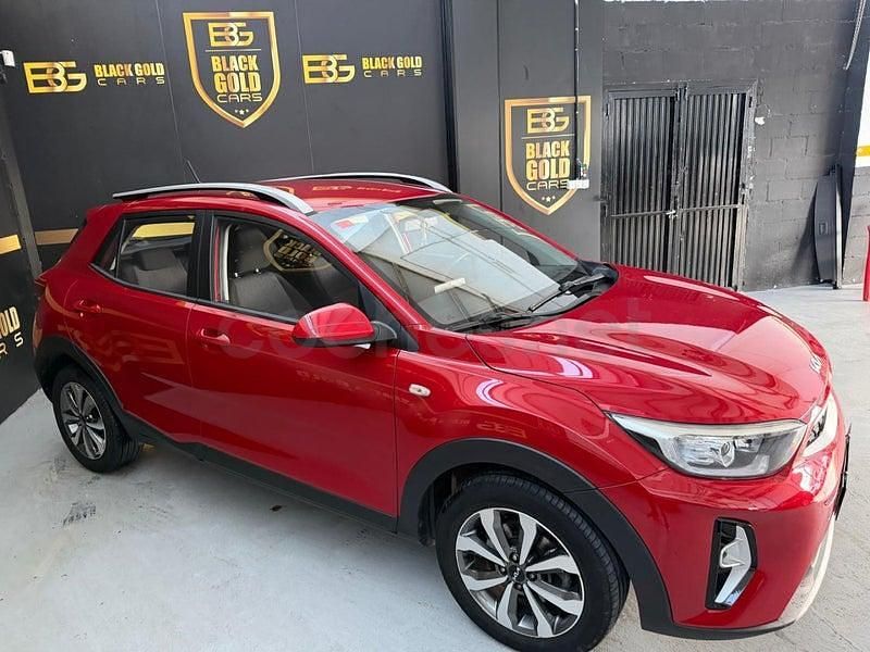 Usado Kia Stonic 100 CV (73 kW) 2022 Rojo SUV