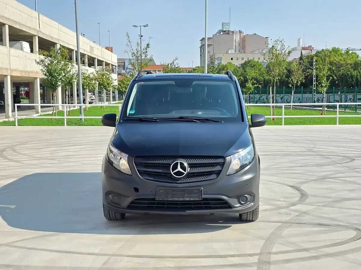 Usado Mercedes Vito 190 CV (139 kW) 2019 Negro Van