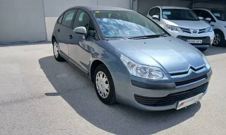 Usado Citroën C4 Seduction 90 CV (66 kW) 2007 Plateado
