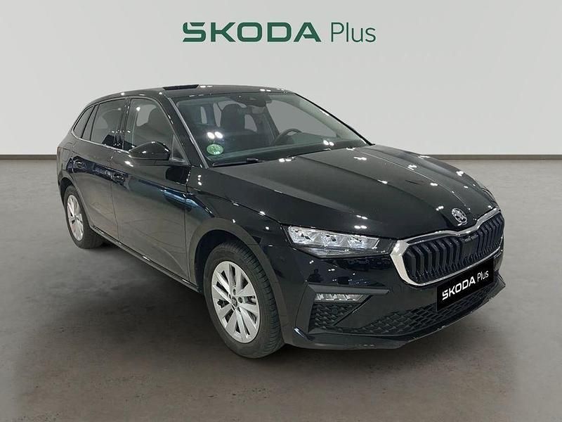 Negro Usado 2025 Skoda Scala Selection Utilitario | 22.990 € (Un poco caro) - Imagen 1/4