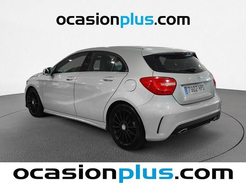 Usado Mercedes A200 AMG line 136 CV (100 kW) 2013 Gris plata Utilitario
