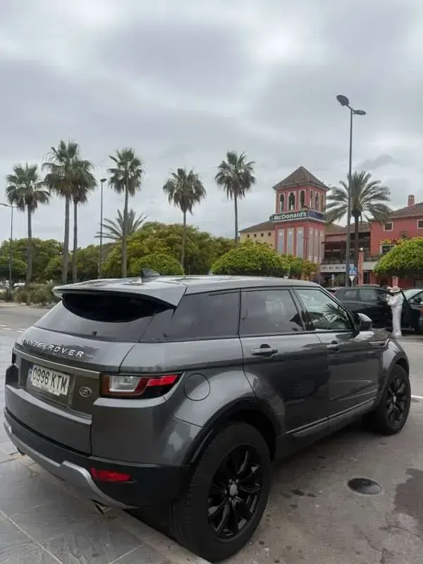 Usado Land Rover Range Rover evoque R-Dynamic 150 CV (110 kW) 2019 Gris SUV