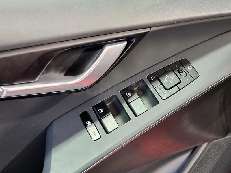 Usado Kia Niro 183 CV (134 kW) 2022 Rojo SUV