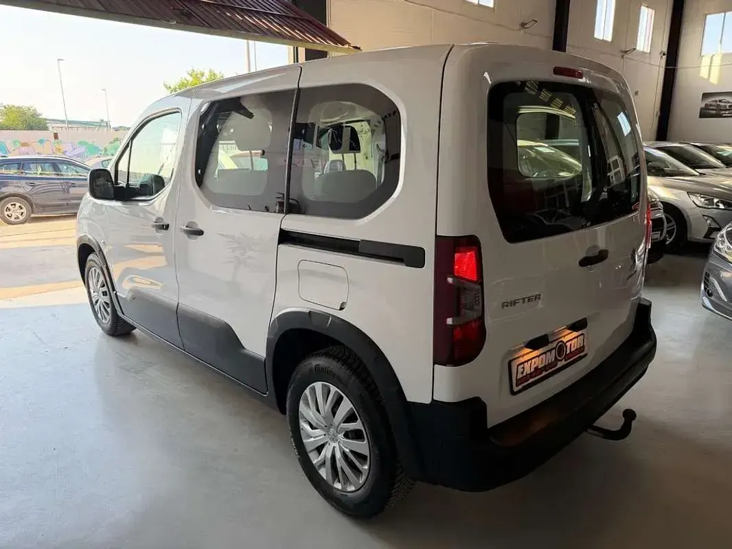Usado Peugeot Rifter Access 99 CV (72 kW) 2020 Blanco Monovolumen