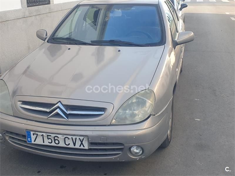 Beige Usado 2004 Citroën Xsara Exclusive Berlina | 1500 € (Precio justo) - Imagen 1/4