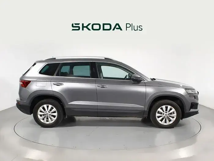 Usado Skoda Karoq Ambition 150 CV (110 kW) 2022 Gris SUV