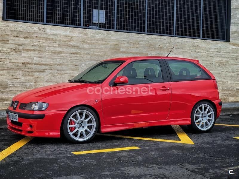 Usado Seat Ibiza CUPRA 180 CV (132 kW) 2001 Rojo Utilitario