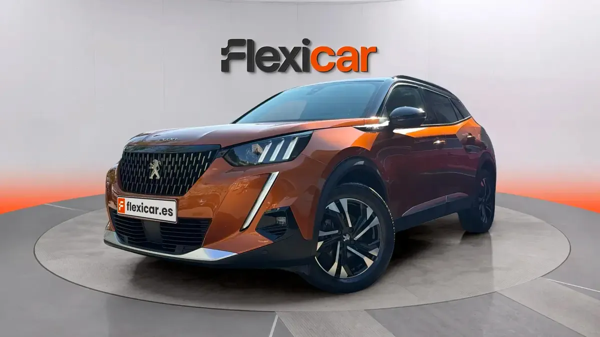 Usado Peugeot 2008 Allure 131 CV (96 kW) 2020 Naranja SUV