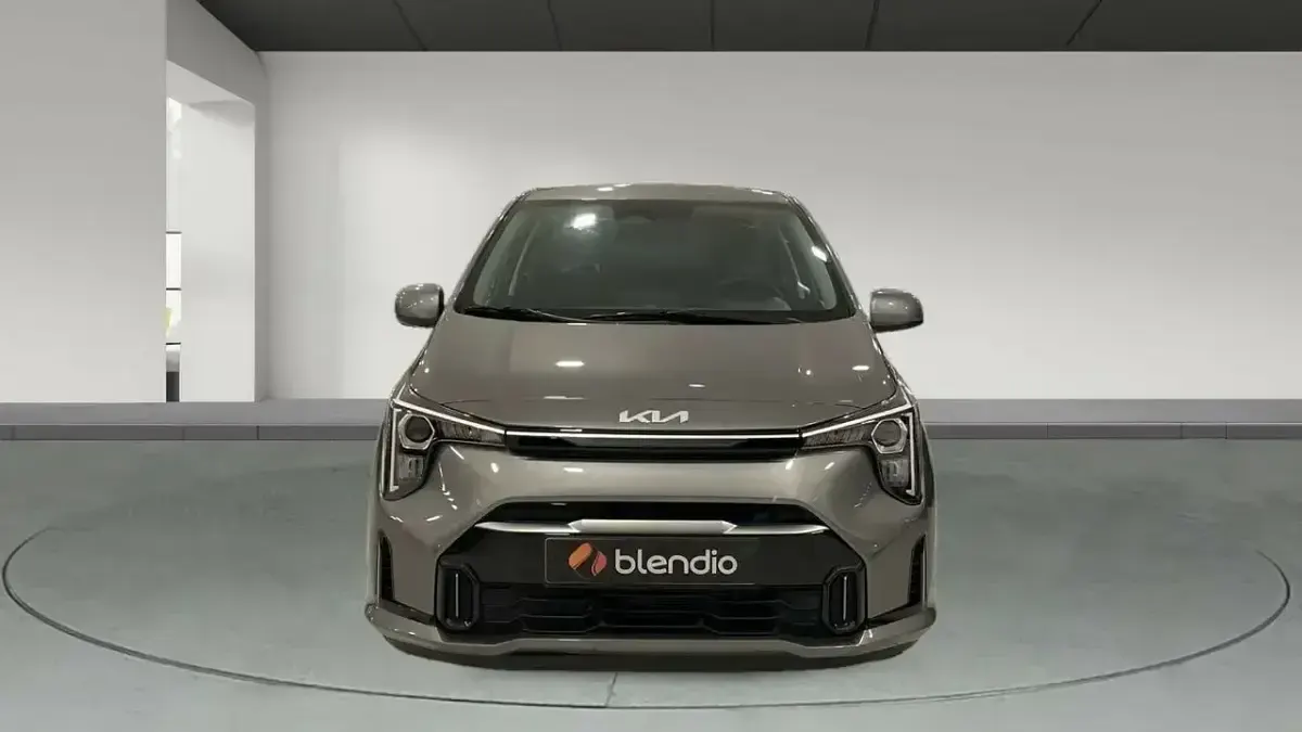 Usado Kia Picanto 63 CV (46 kW) 2024 Gris Utilitario