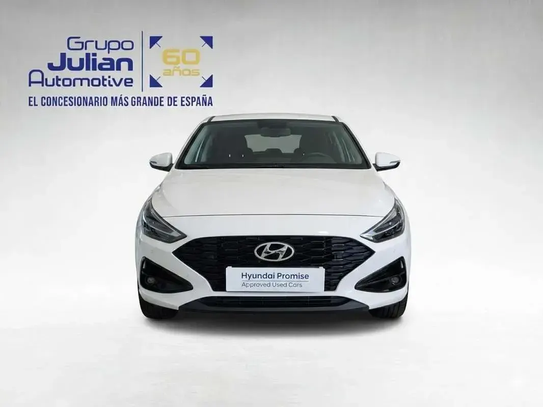 Usado Hyundai i30 101 CV (74 kW) 2024 Blanco Utilitario