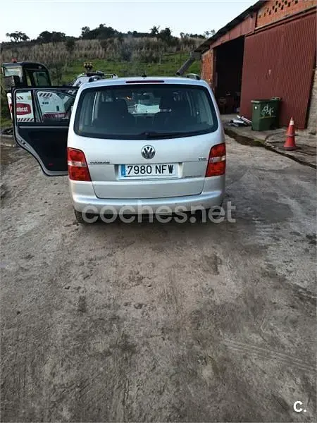 Begagnad VW Touran 105 HK (77 kW) 2006 Grå Minibuss
