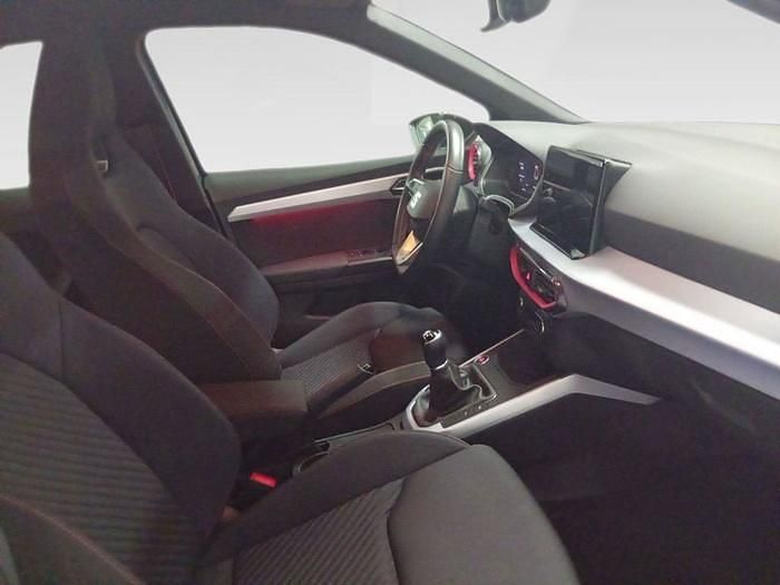 Usado Seat Arona FR 115 CV (84 kW) 2025 Gris SUV