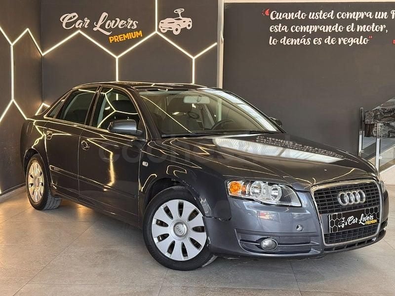 Usado Audi A4 140 CV (102 kW) 2006 Gris / plata Berlina